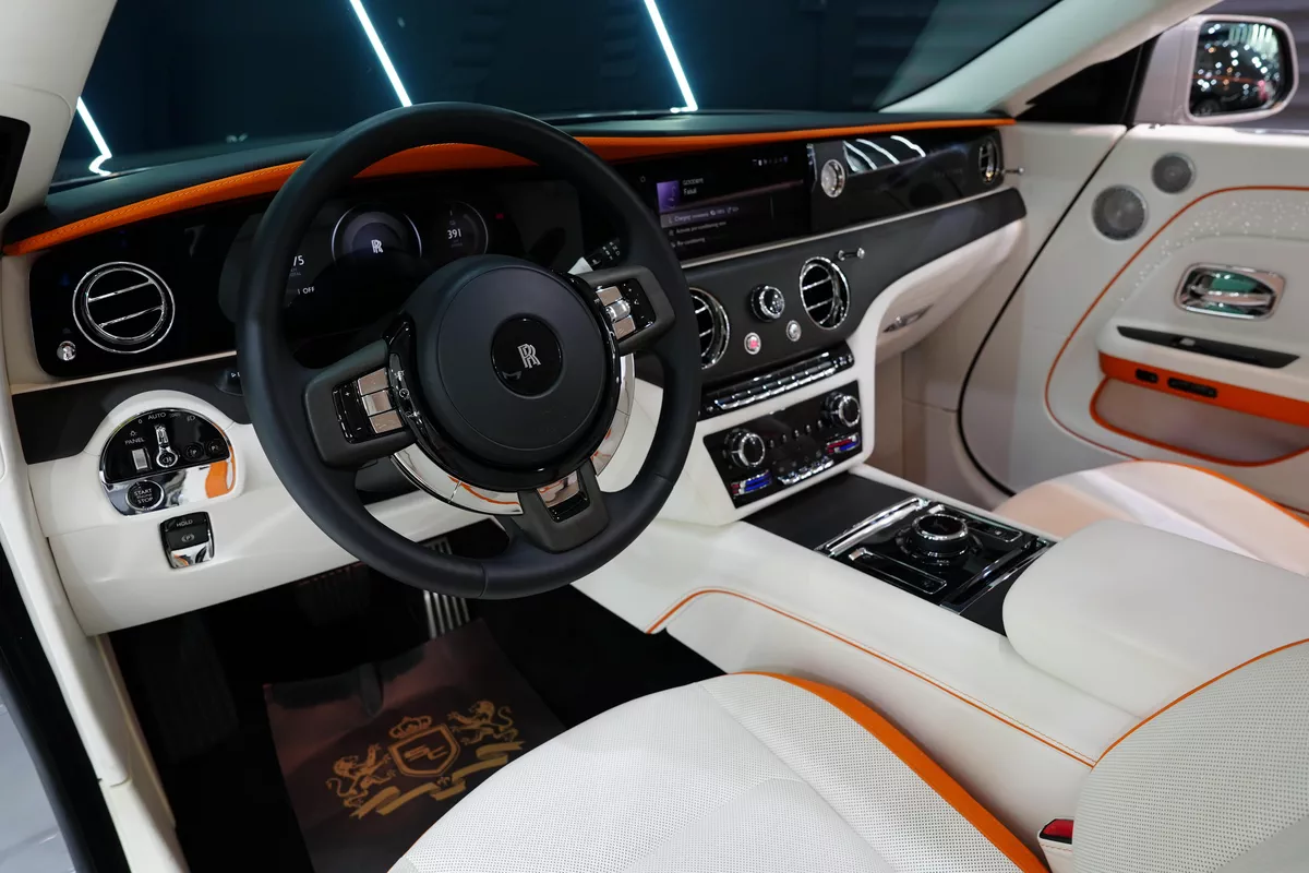 Rolls-Royce Spectre 2024-4-4