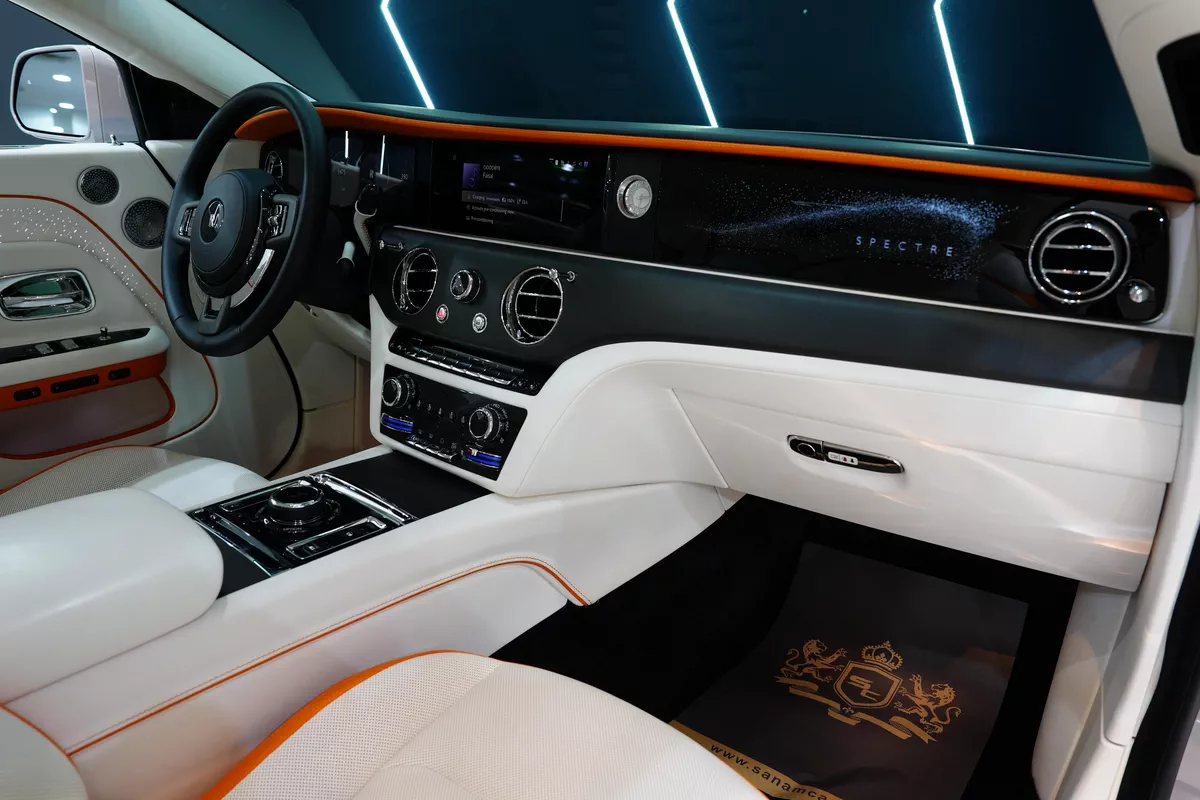 Rolls-Royce Spectre 2024-7-7