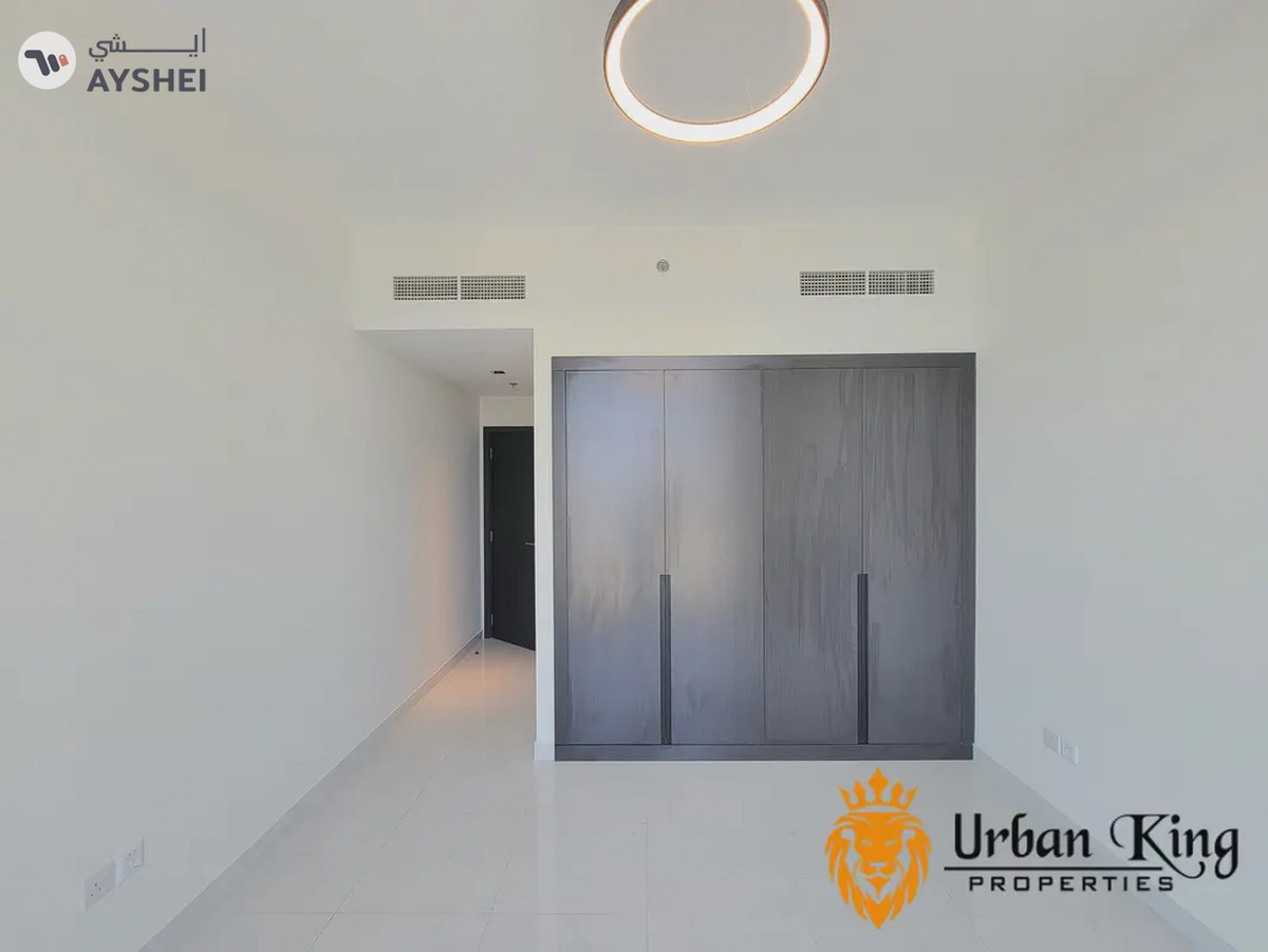 Brand New Building & Close Kitchen | Elegant Water View with Balcony-4-4