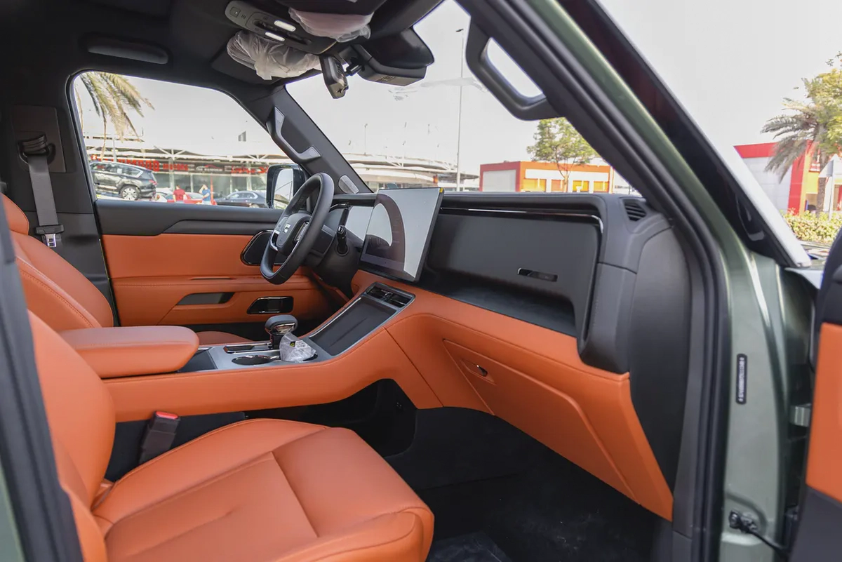 ROX 01 | 7 Seater | Hybrid SUV | Fully Loaded-11-11