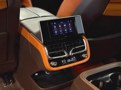 AED 11,660 P.M | 0% DOWN PAYMENT | BENTLEY BENTAYGA AZURE FIRST EDITION | 4.0L V8 | FULL AGENCY SERV-19