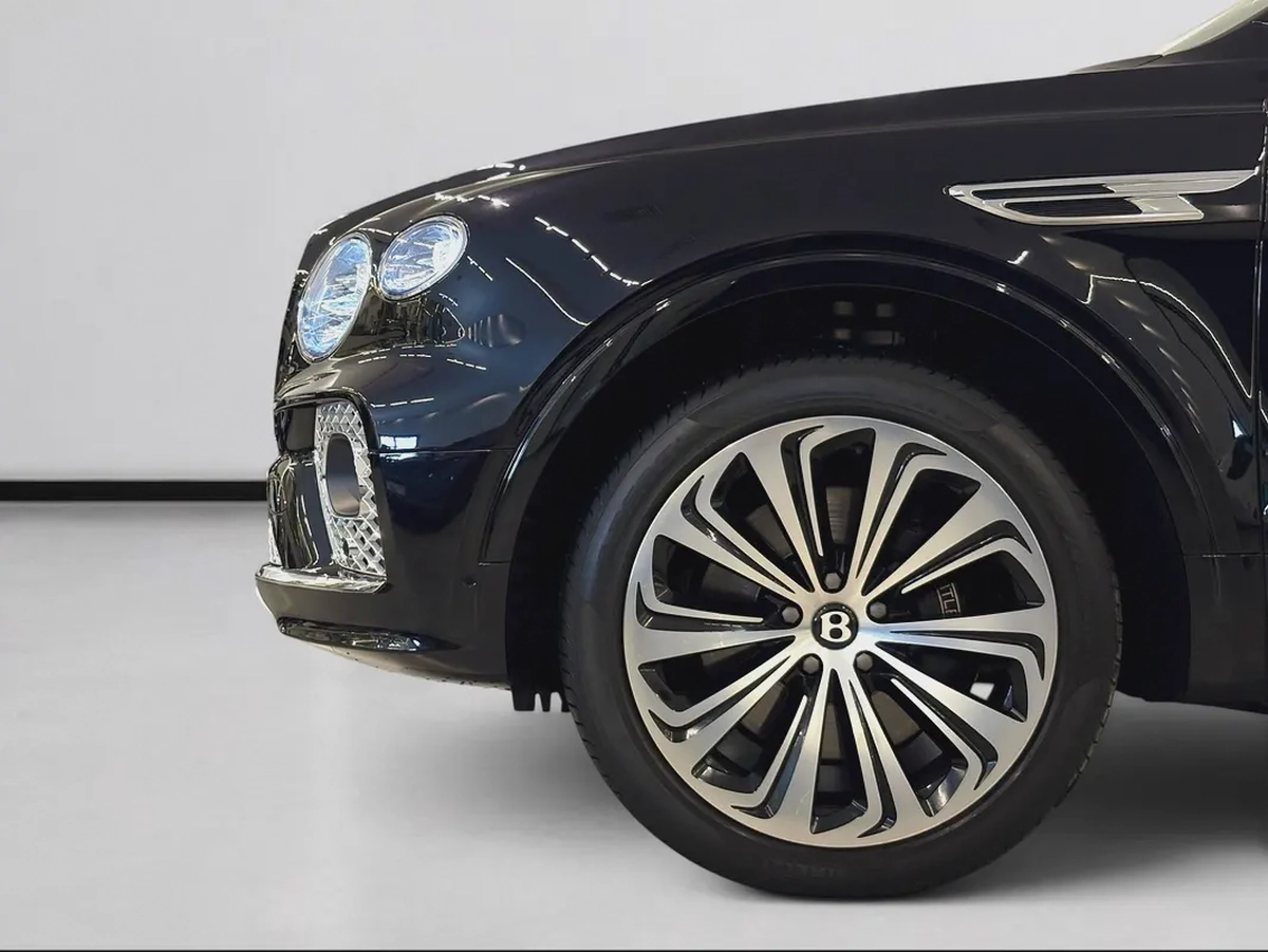 AED 11,660 P.M | 0% DOWN PAYMENT | BENTLEY BENTAYGA AZURE FIRST EDITION | 4.0L V8 | FULL AGENCY SERV