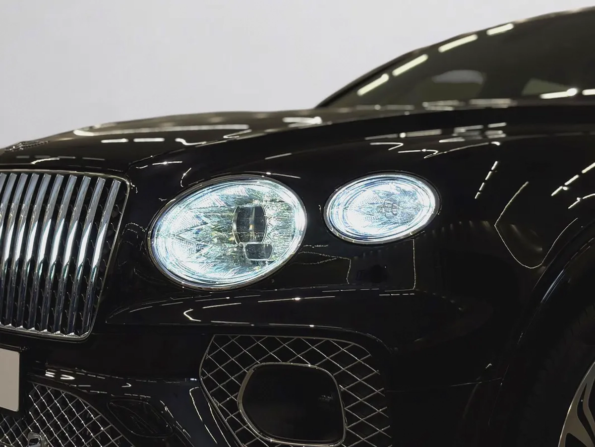 AED 11,660 P.M | 0% DOWN PAYMENT | BENTLEY BENTAYGA AZURE FIRST EDITION | 4.0L V8 | FULL AGENCY SERV