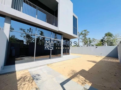 Spacious, Luxury 4 Bedroom Corner Villa, Near Park with Study Room/Majlis, Available For Rent-5