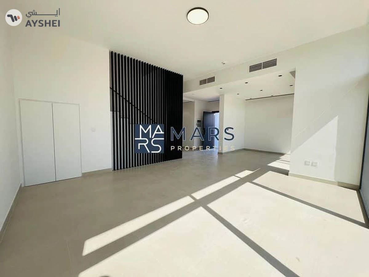 Spacious, Luxury 4 Bedroom Corner Villa, Near Park with Study Room/Majlis, Available For Rent-23-23