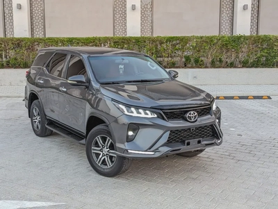 TOYOTA FORTUNER 2018 FACELIFTED 2025 V4 2.7L GCC IN EXCELLENT CONDITION-0
