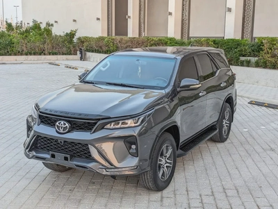 TOYOTA FORTUNER 2018 FACELIFTED 2025 V4 2.7L GCC IN EXCELLENT CONDITION-1