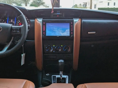 TOYOTA FORTUNER 2018 FACELIFTED 2025 V4 2.7L GCC IN EXCELLENT CONDITION-8
