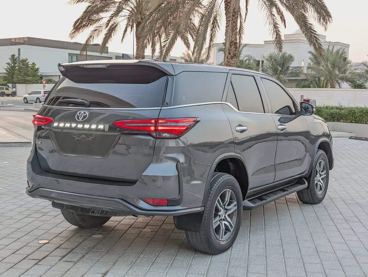 TOYOTA FORTUNER 2018 FACELIFTED 2025 V4 2.7L GCC IN EXCELLENT CONDITION