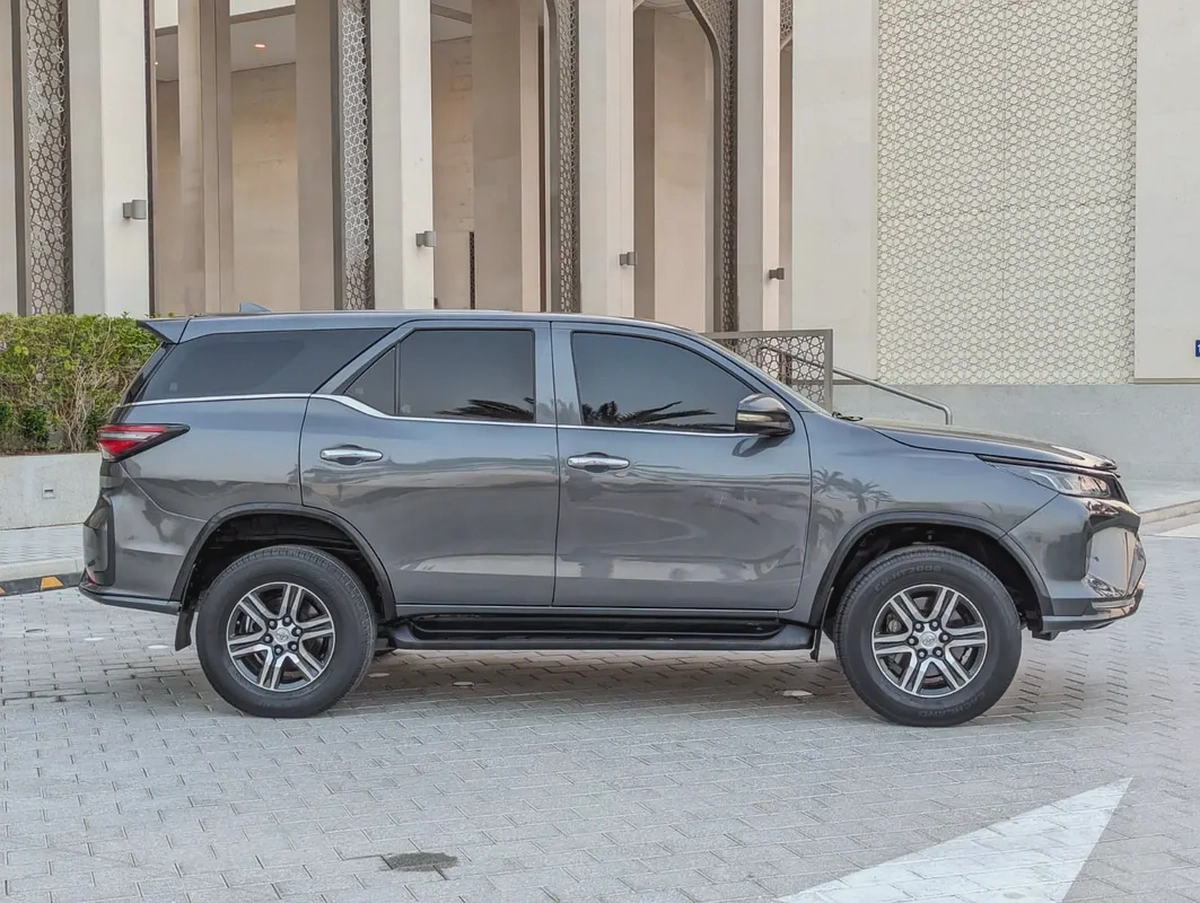TOYOTA FORTUNER 2018 FACELIFTED 2025 V4 2.7L GCC IN EXCELLENT CONDITION