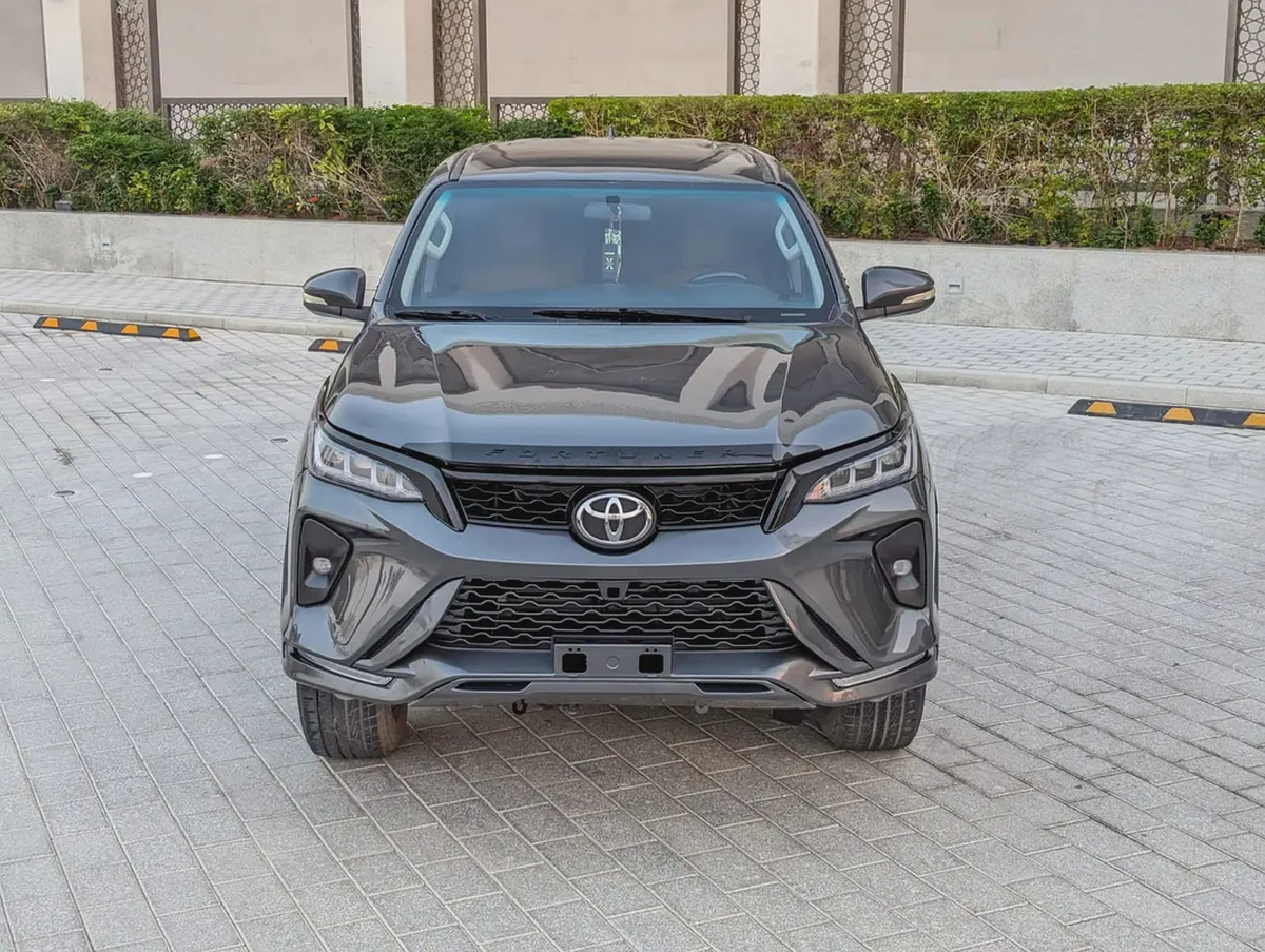 TOYOTA FORTUNER 2018 FACELIFTED 2025 V4 2.7L GCC IN EXCELLENT CONDITION
