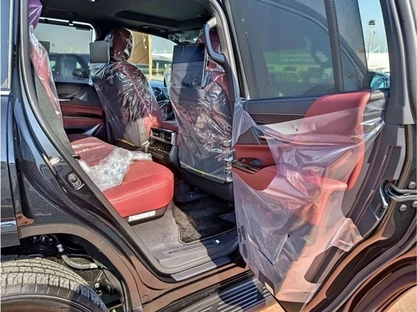 LEXUS LX 600 SIGNTURE BLACK/RED