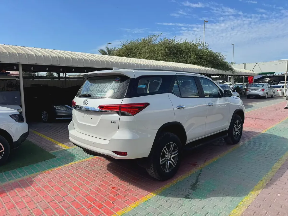 TOYOTA FORTUNER GXR V6 ORIGINAL PAINT-4-4