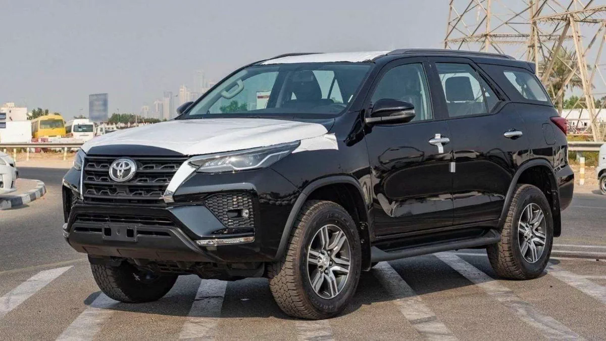 Toyota Fortuner EXR Toyota Fortuner 2.4L Diesel V4 4x4 2024 Automatic-1-0