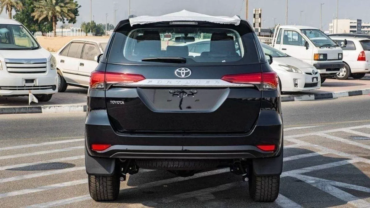 Toyota Fortuner EXR Toyota Fortuner 2.4L Diesel V4 4x4 2024 Automatic-7-0