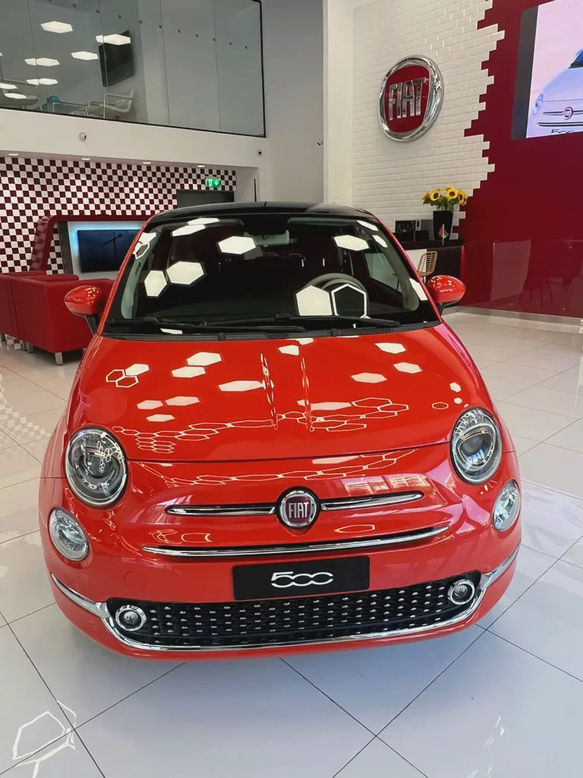 Fiat 500 Dolce Vita Hatchback 1.4L-5-5