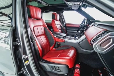 Range Rover Sport V8 Dynamic-GCC-22 Inch Rims-Black Contracting Roof-Red Interior-11