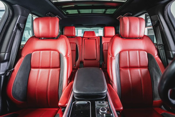 Range Rover Sport V8 Dynamic-GCC-22 Inch Rims-Black Contracting Roof-Red Interior