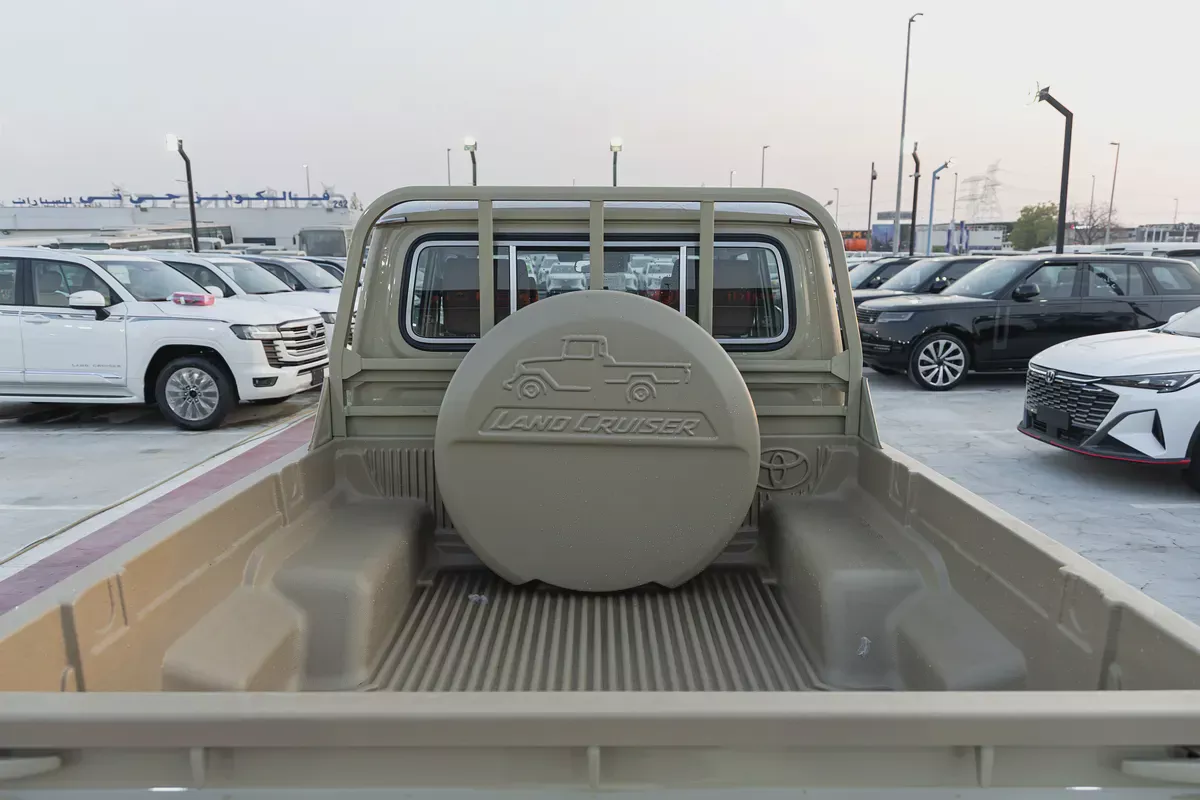 TOYOTA LAND CRUISER LX  | 2026 | GCC | V6 4.0L | 4WD | AUTOMATIC | PICK UP DOUBLE CAB | PETROL-18-18