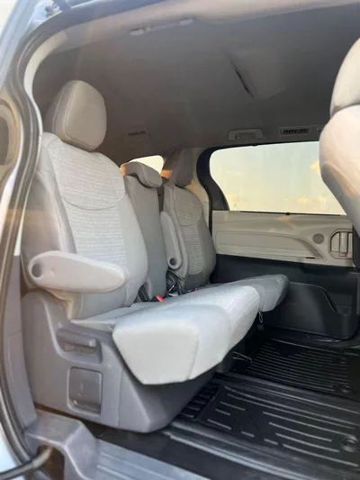 Toyota Sienna LE 2021 Toyota Sienna Hybrid 2.5L V4 - 7 Seater Doors Full Auto With Radar --15