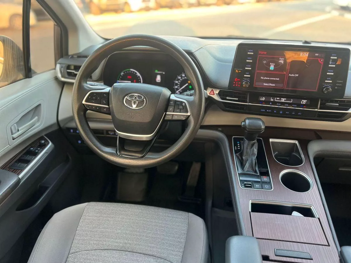 Toyota Sienna LE 2021 Toyota Sienna Hybrid 2.5L V4 - 7 Seater Doors Full Auto With Radar --11-0