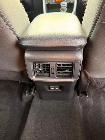 Toyota RAV4 XLE 2.5L AWD Full option 2023-18