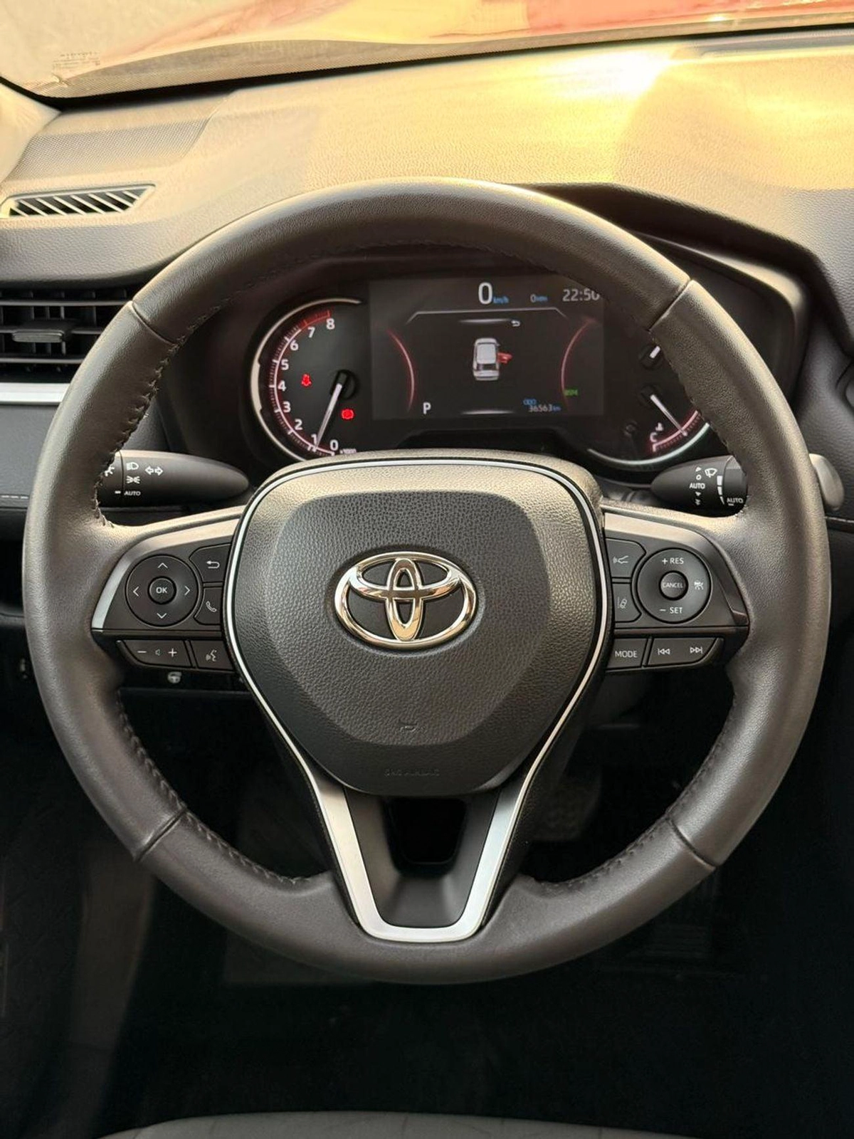 Toyota RAV4 XLE 2.5L AWD Full option 2023-9-9