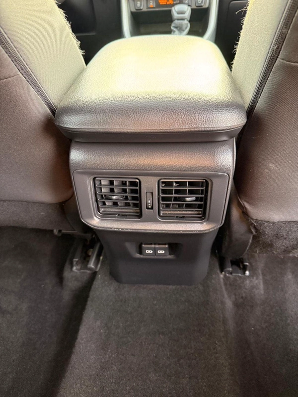 Toyota RAV4 XLE 2.5L AWD Full option 2023