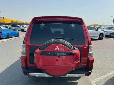 Mitsubshi pajero 2009 red color GCC calen car-3