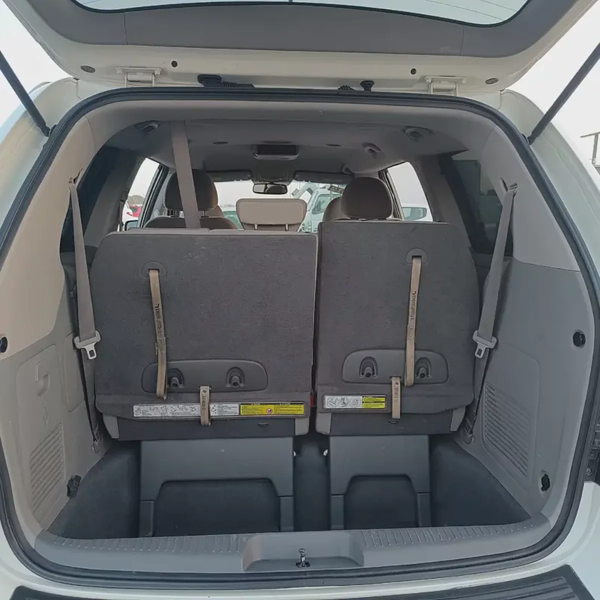 Kia Sedona 2012 | American Specs | Spacious Family Minivan-13-13