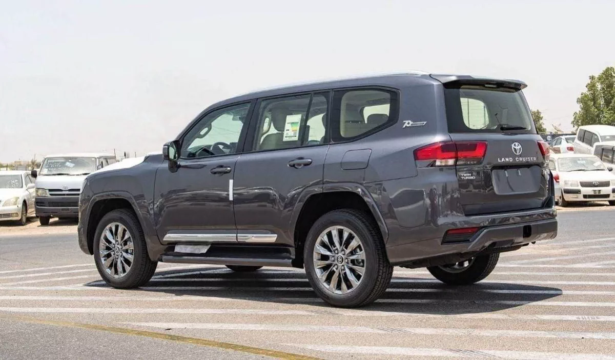 Toyota Land Cruiser GXR LAND CRUISER GXR GCC 3.5L TWIN TYRBO-3-0