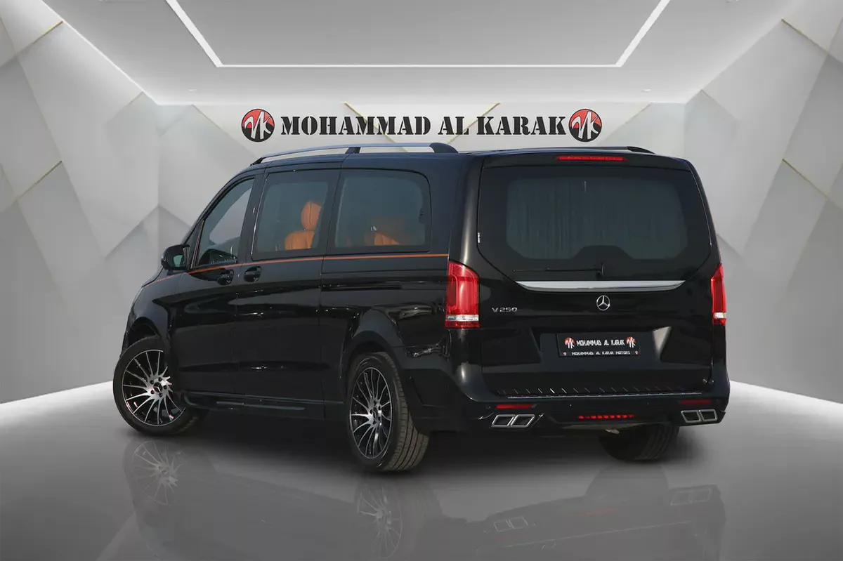MERCEDES BENZ V CLASS 2022 - GCC - FULLY LOADED - V-LINE - AMAZING CONDITION-4-4