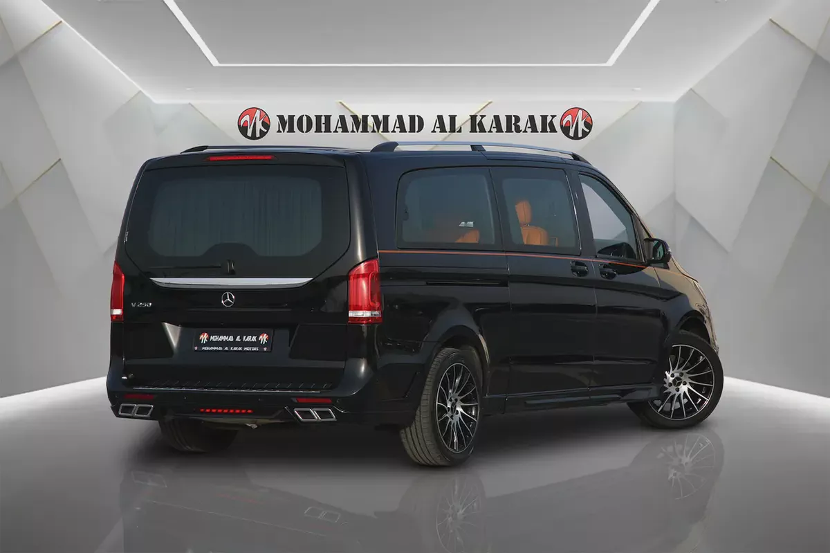 MERCEDES BENZ V CLASS 2022 - GCC - FULLY LOADED - V-LINE - AMAZING CONDITION-5-5