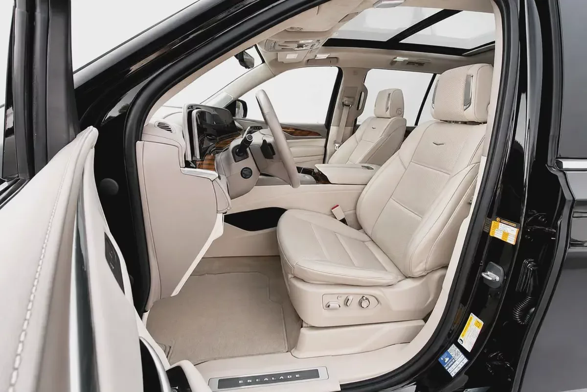 Cadillac Escalade Sport Platinum 2023 | GCC Specs | 2 Keys | AED 6,267 / Monthly-9-9
