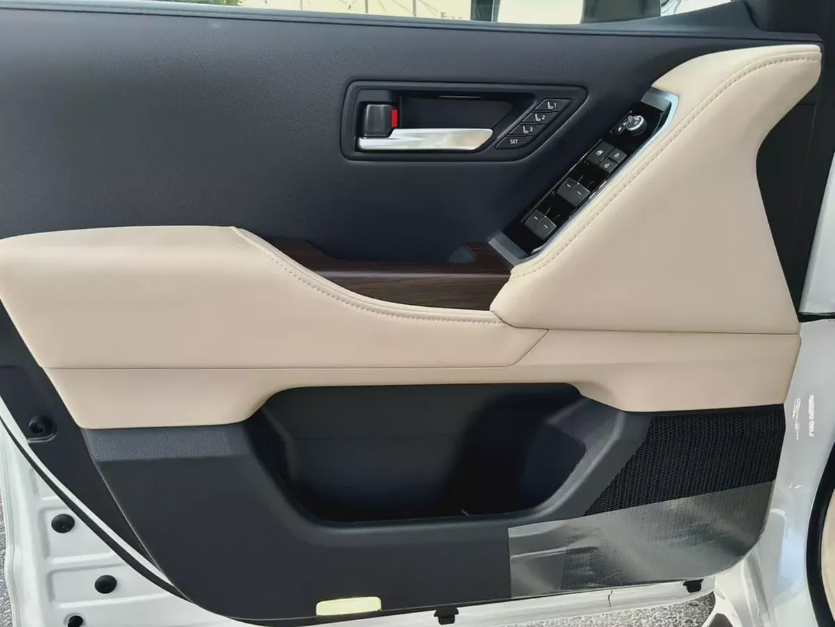 TOYOTA LAND CRUISER VXR 4.0 L MODEL 2026 BRAND NEW-14-14