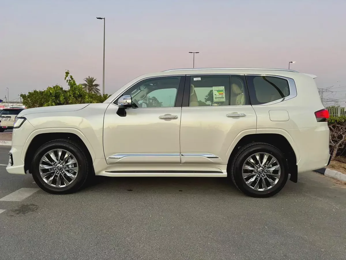 TOYOTA LAND CRUISER VXR 4.0 L MODEL 2026 BRAND NEW-3-3