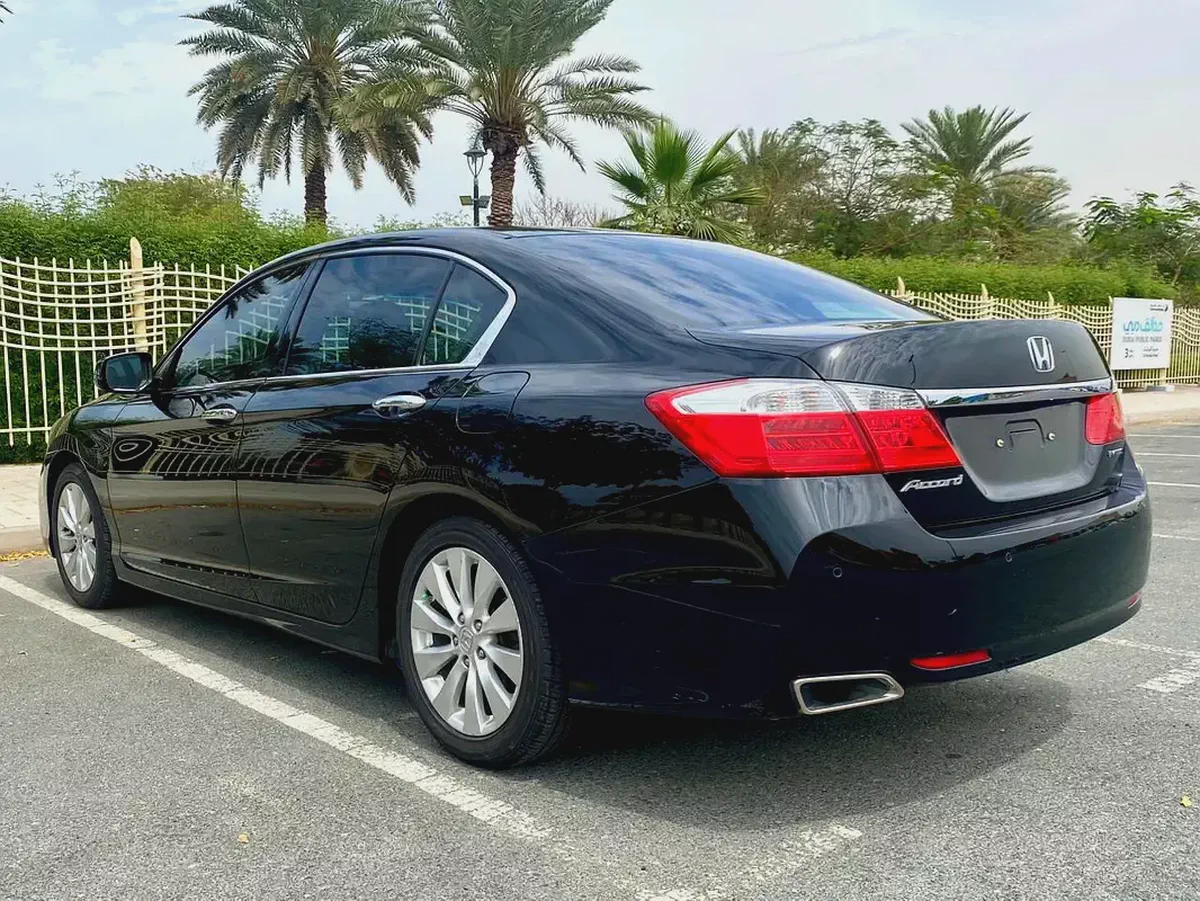 2015 HONDA ACCORD 2.4L FULL OPTION || GCC || ORIGINAL PAINT || FULL AGENCY SERVICE-9-9