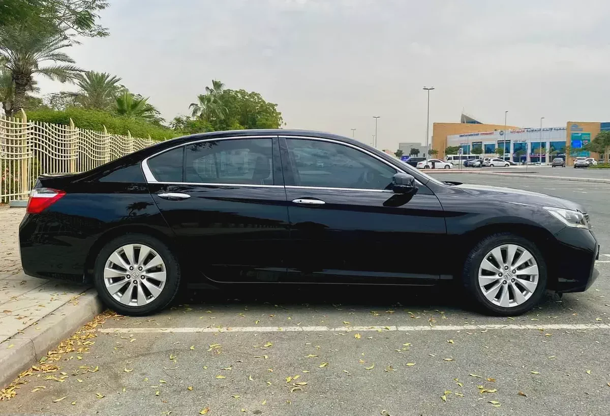2015 HONDA ACCORD 2.4L FULL OPTION || GCC || ORIGINAL PAINT || FULL AGENCY SERVICE-11-11