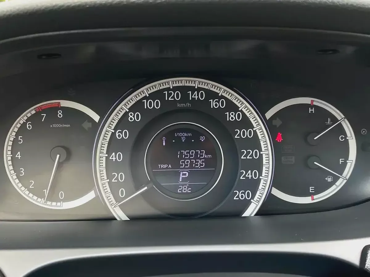 2015 HONDA ACCORD 2.4L FULL OPTION || GCC || ORIGINAL PAINT || FULL AGENCY SERVICE-12-12