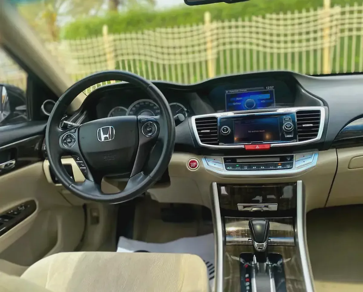 2015 HONDA ACCORD 2.4L FULL OPTION || GCC || ORIGINAL PAINT || FULL AGENCY SERVICE-14-14