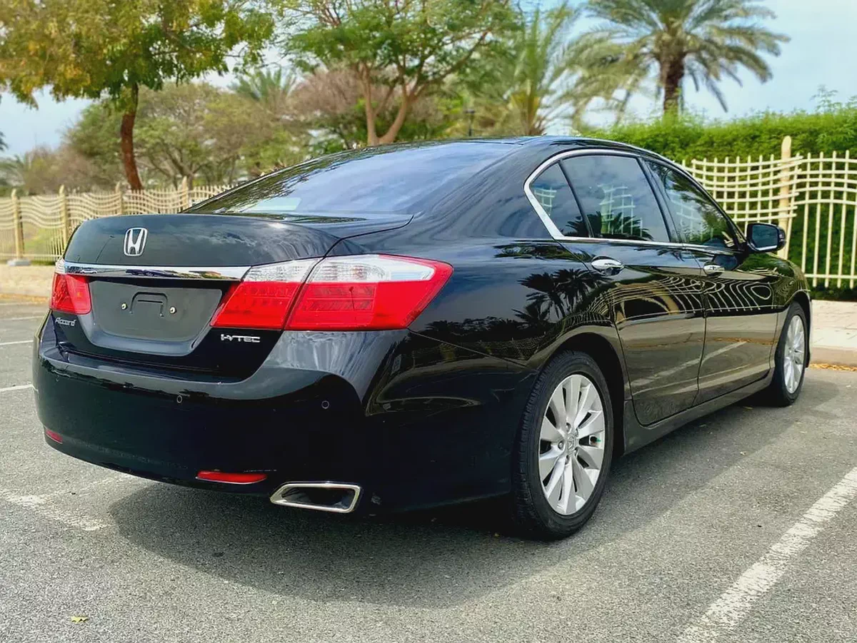2015 HONDA ACCORD 2.4L FULL OPTION || GCC || ORIGINAL PAINT || FULL AGENCY SERVICE-5-5