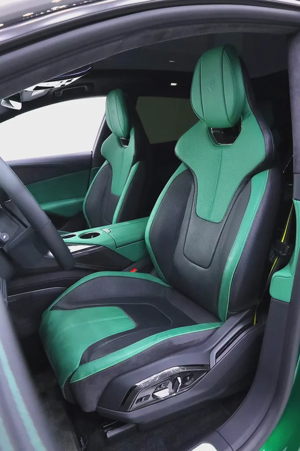 LOTUS ELETRE R+ 900 SPORT GCC IN FULL CARBON
