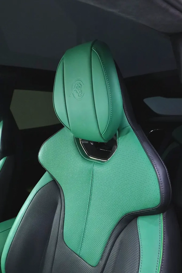 LOTUS ELETRE R+ 900 SPORT GCC IN FULL CARBON