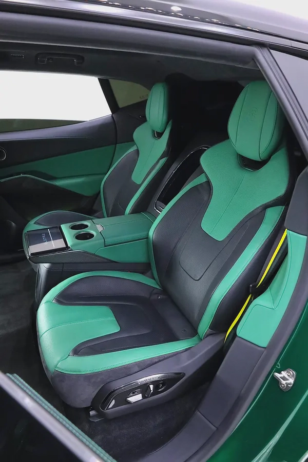 LOTUS ELETRE R+ 900 SPORT GCC IN FULL CARBON
