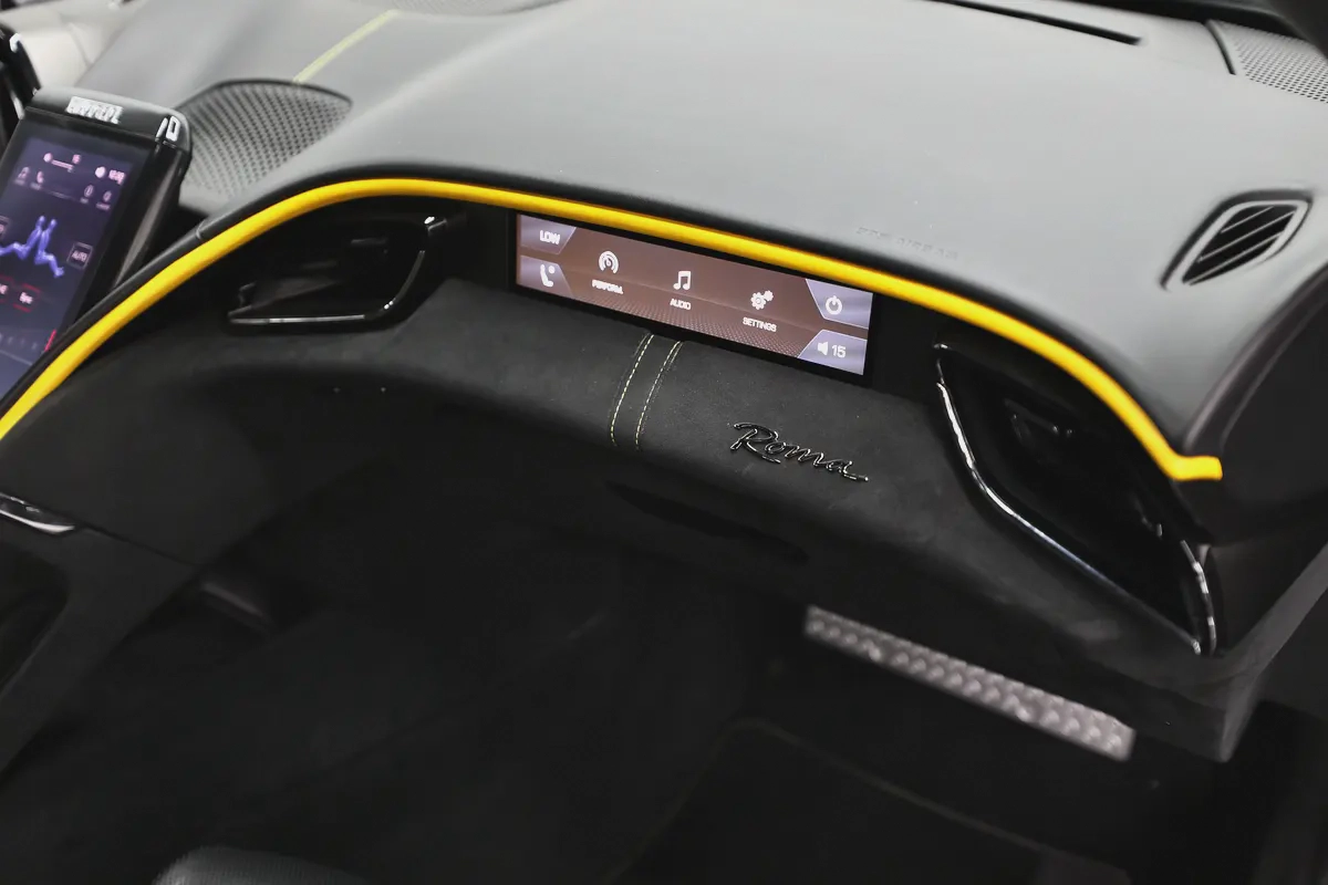 Ferrari Roma Standard-10-10