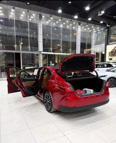 2026 TOYOTA CAMRY LUMIERE RED HEV 2.5L HYBRID-1