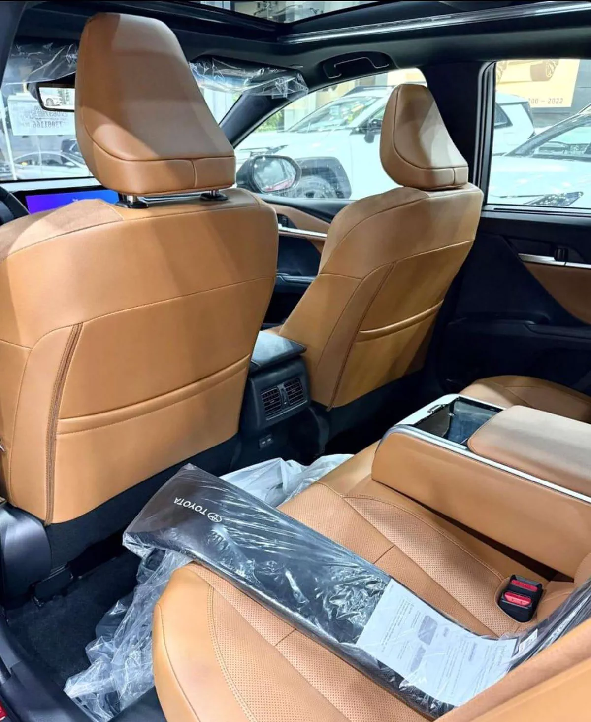 2026 TOYOTA CAMRY LUMIERE RED HEV 2.5L HYBRID-2-2