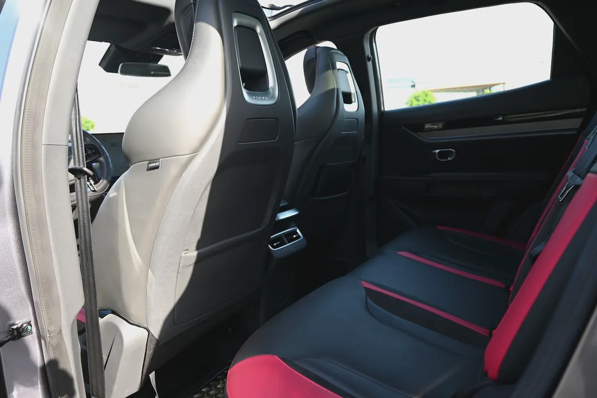 0% DP - GCC SPECS - FREE WARRANTY SERVICE - JETOUR DASHING 2025 - LUXURY EDITION-14-14