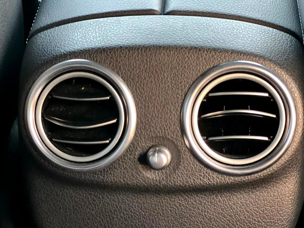 Mercedes benz E300 Model 2019