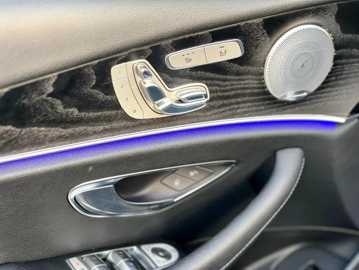 Mercedes benz E300 Model 2019-10-10
